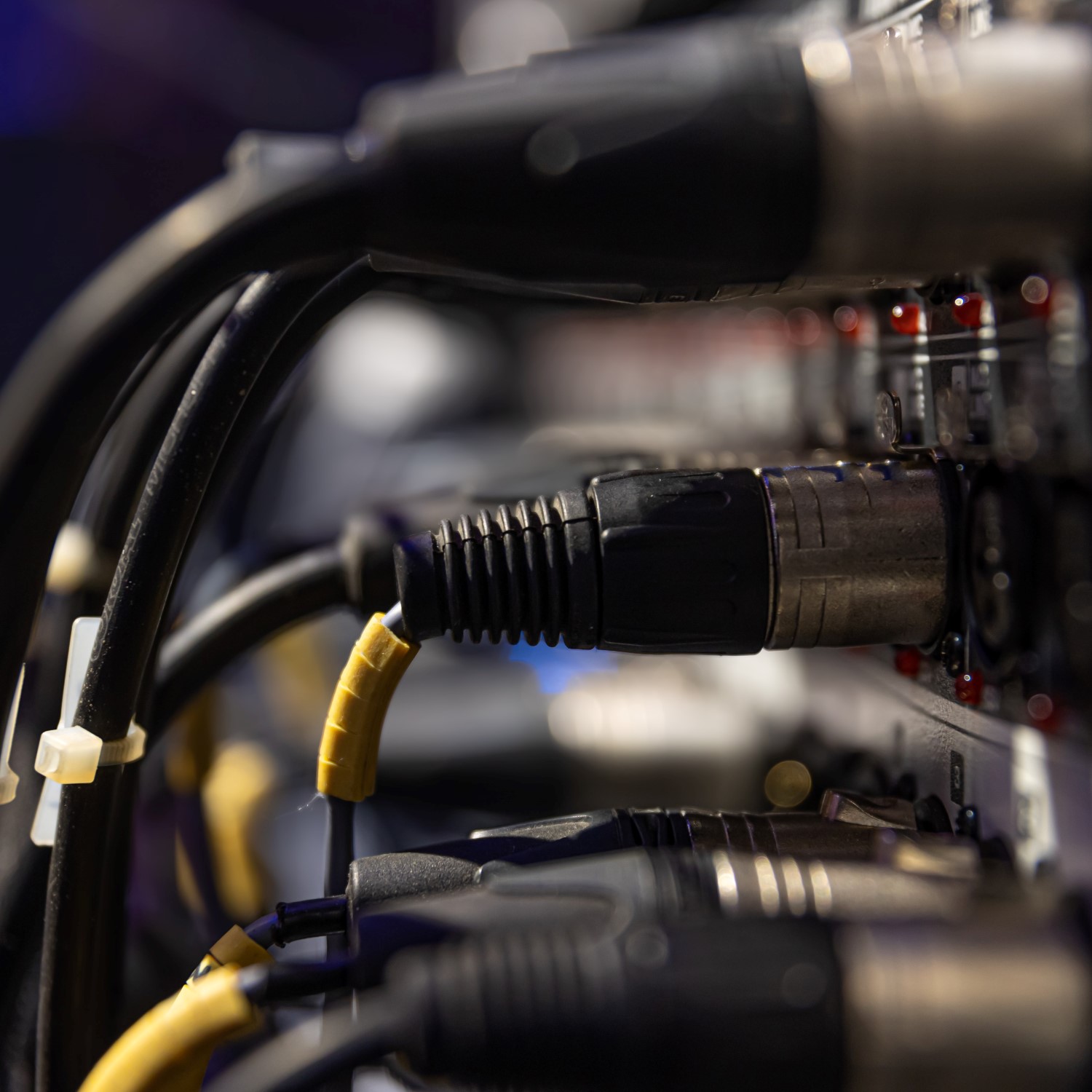 audio-snake-stage-box-with-xlr-cables-jacks-live-show
